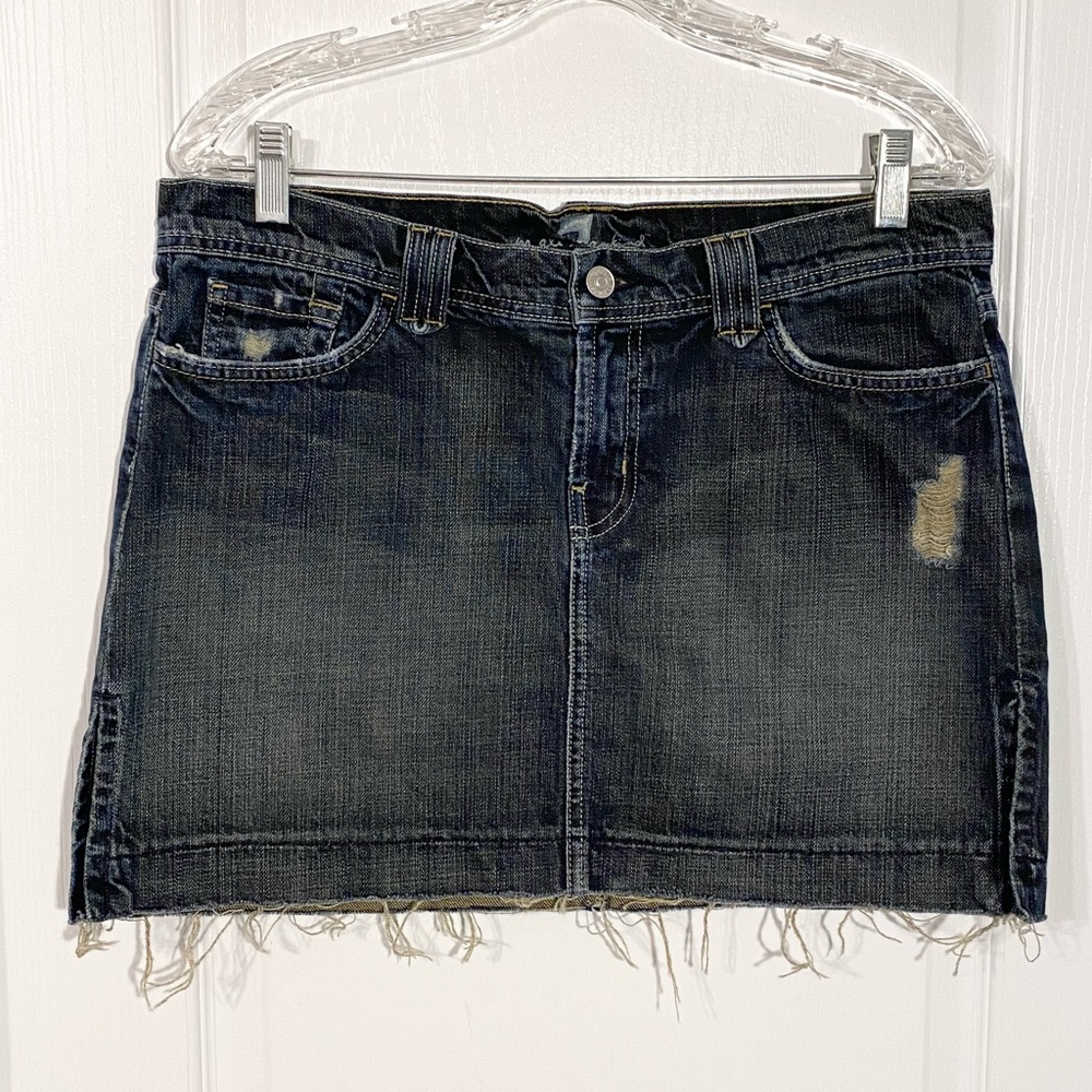 Y2K 7FAM USA MADE Distressed Low Waist Mini Jean Skirt Size 31 7 For All Mankind